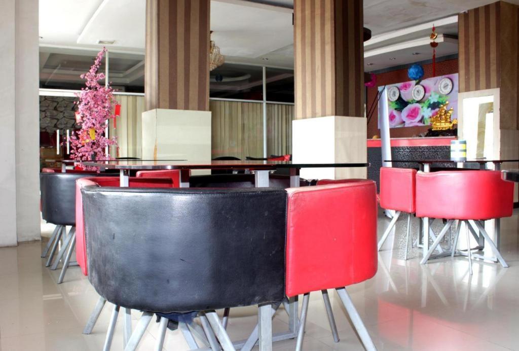 Hotel Permata Makassar Exteriör bild